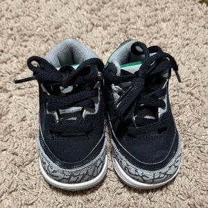 Toddler Jordan’s 3s